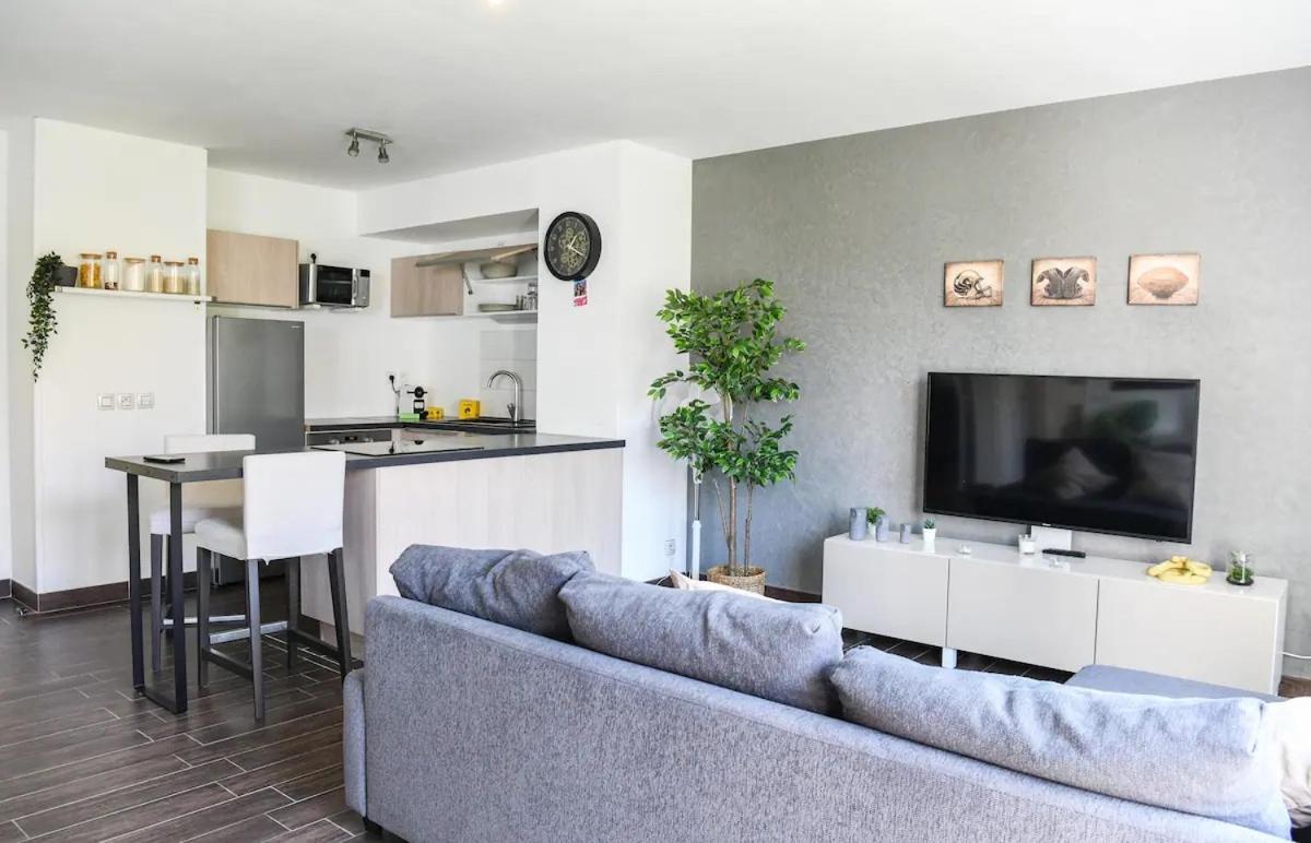 Superbe Appartement Avec Terrasse, Piscine & Parking Prive A Marseille Exteriér fotografie